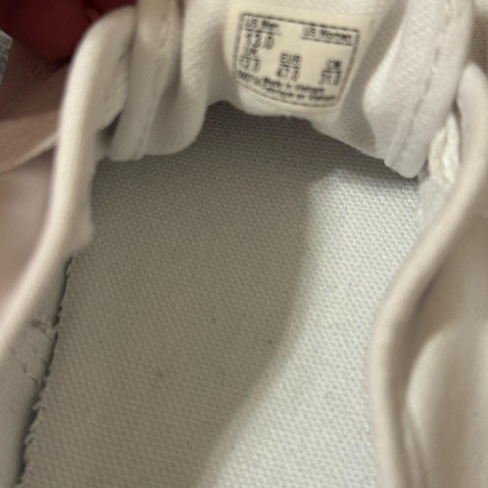 Vans Classic White Lace-Up Shoes - Picture 6 of 6